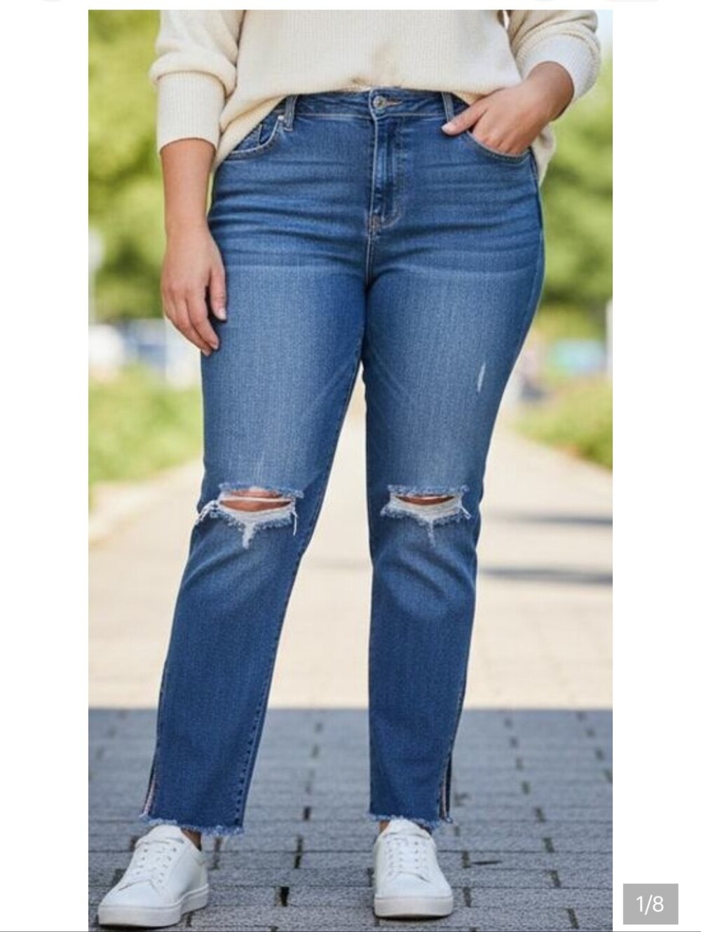 Torrid Women 20 Short Medium Wash High- Rise Straight Denim Jeans